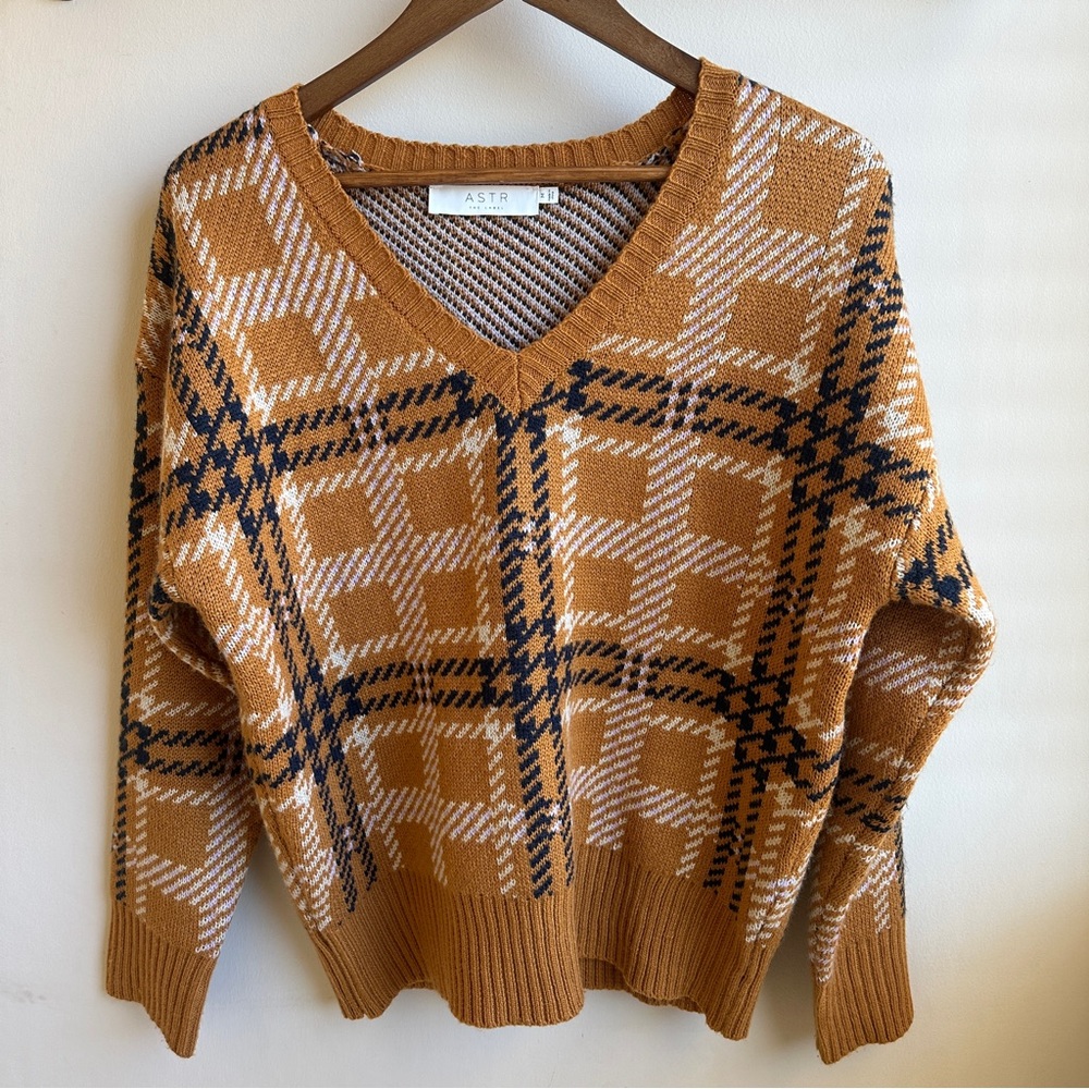 Astr V-Neck Plaid Sweater in Camel, Black & Cream